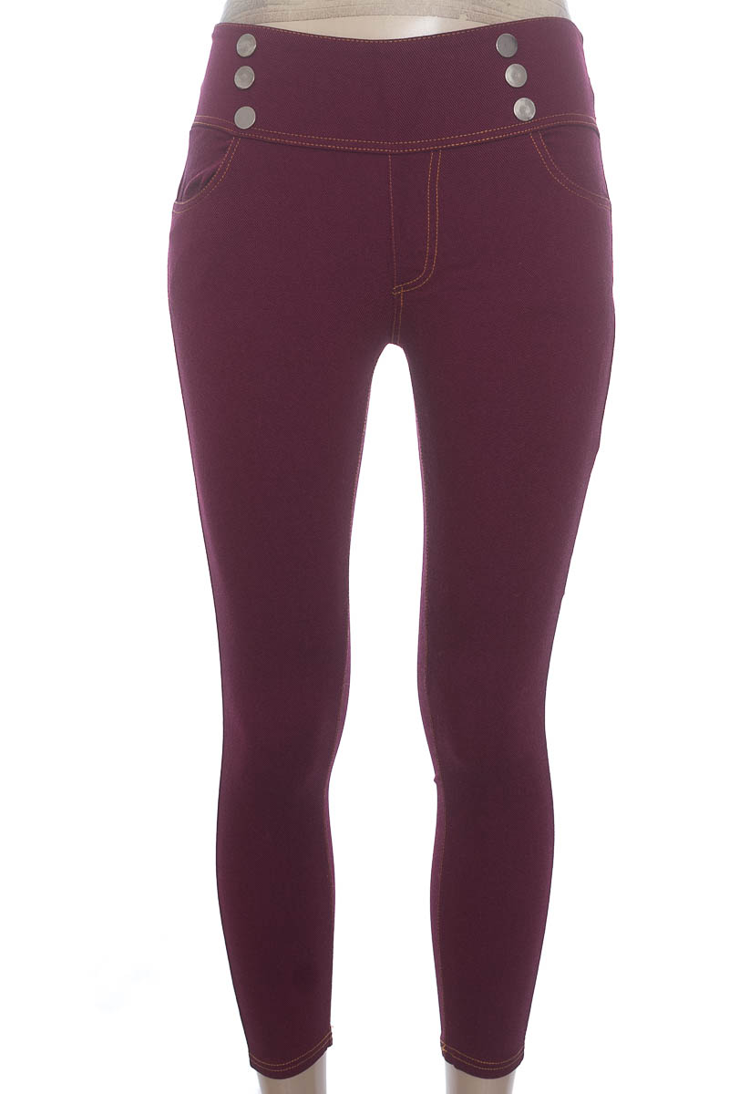 Pantalones color Vinotinto - Closeando