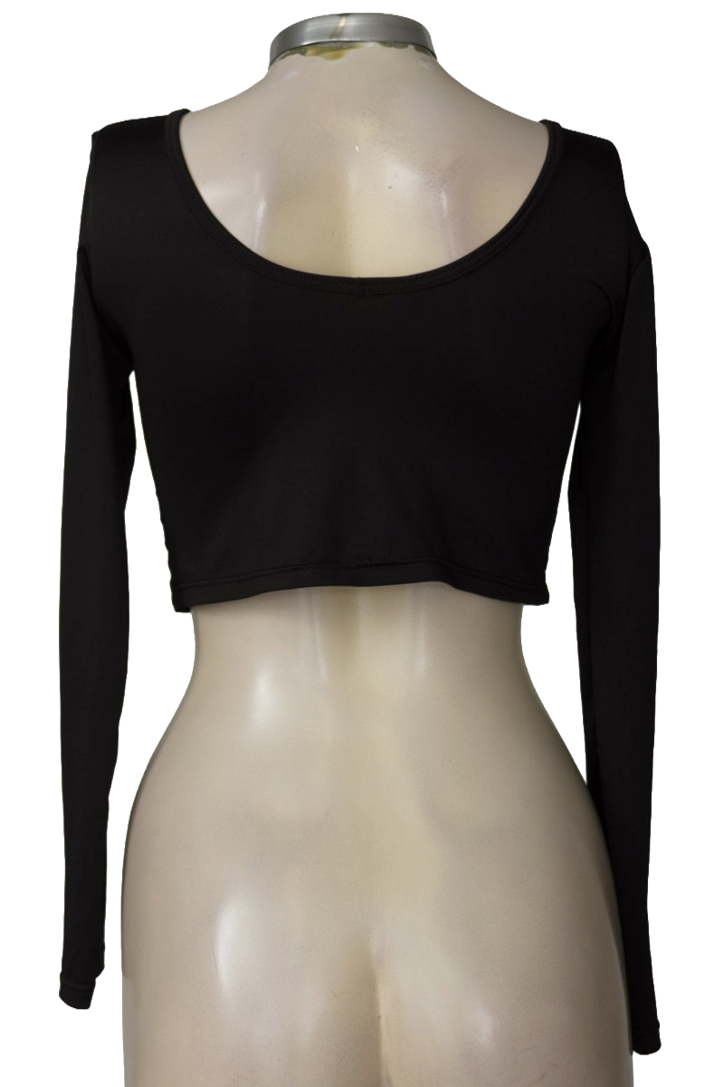 Top / Camiseta color Negro - Closeando