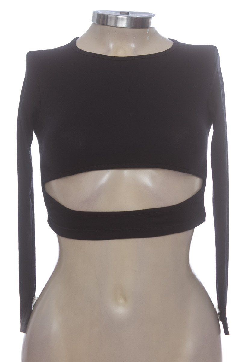 Top / Camiseta color Negro - ATYPICAL