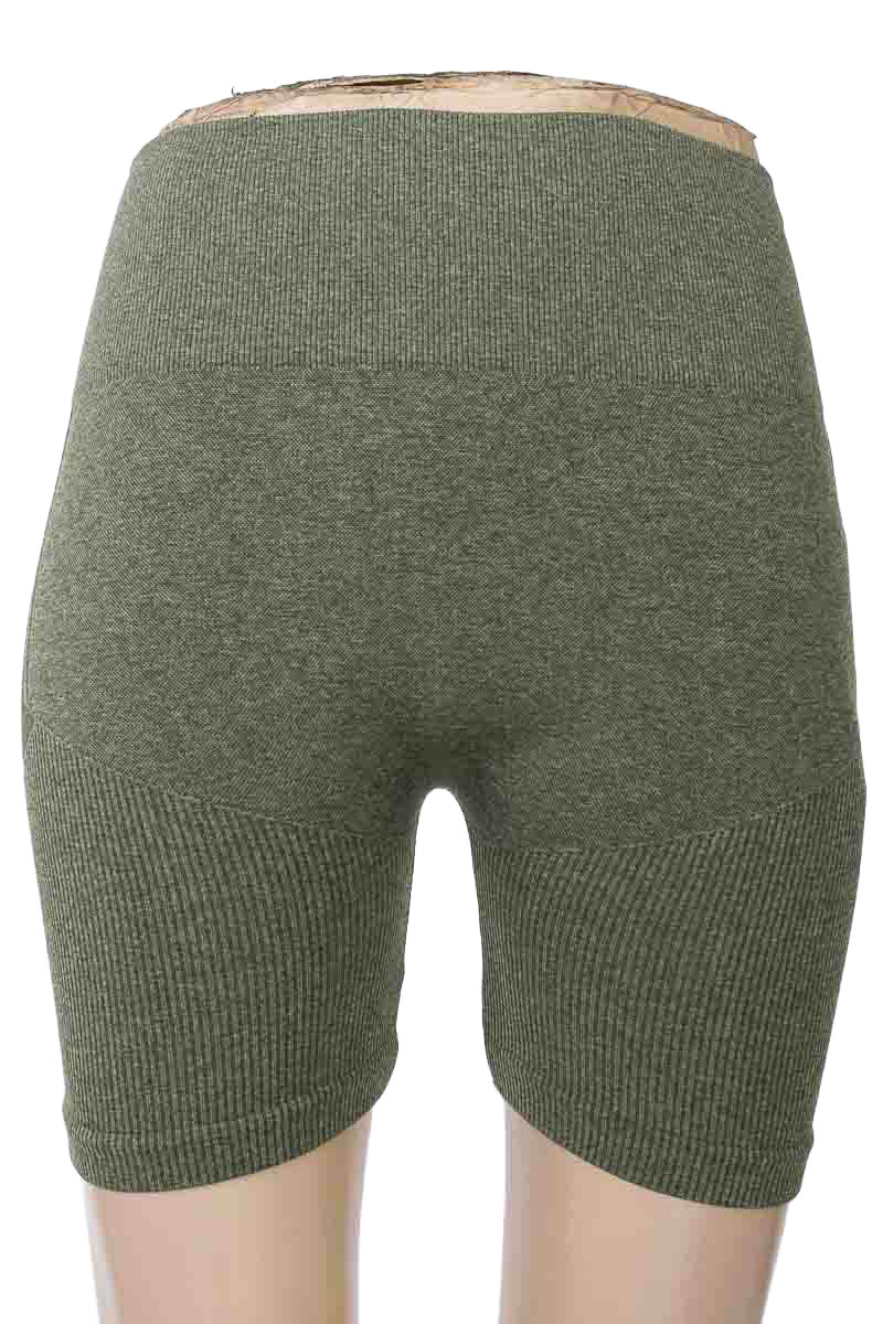 Ropa Deportiva / Salida de Baño color Verde - Closeando