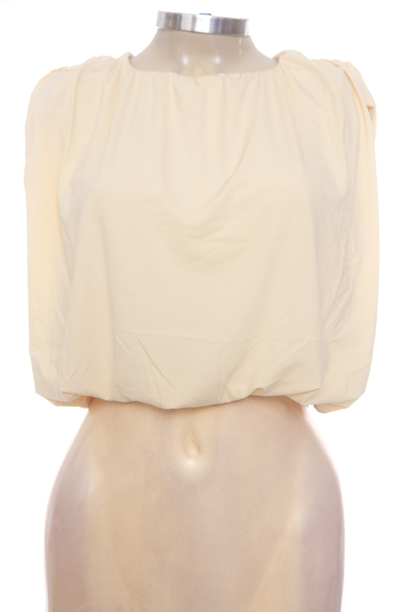 Top / Camiseta color Amarillo - H&M