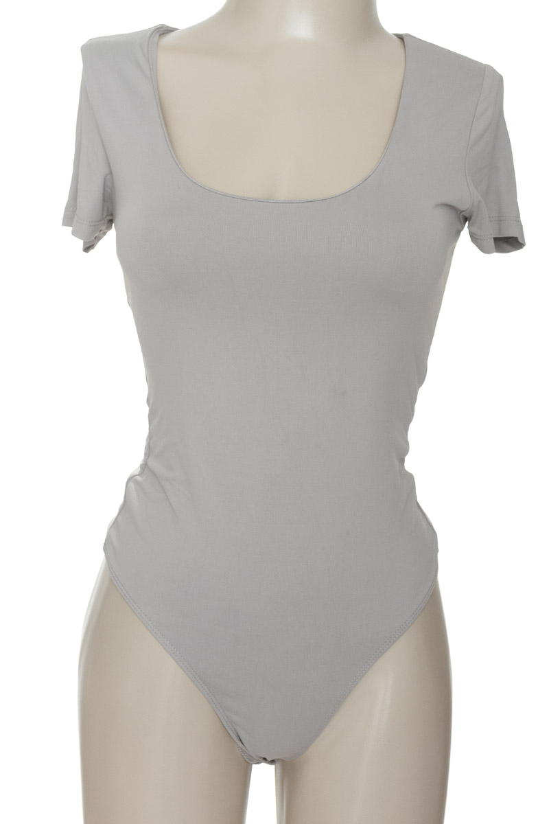 Top / Camiseta color Gris - Pink Rose