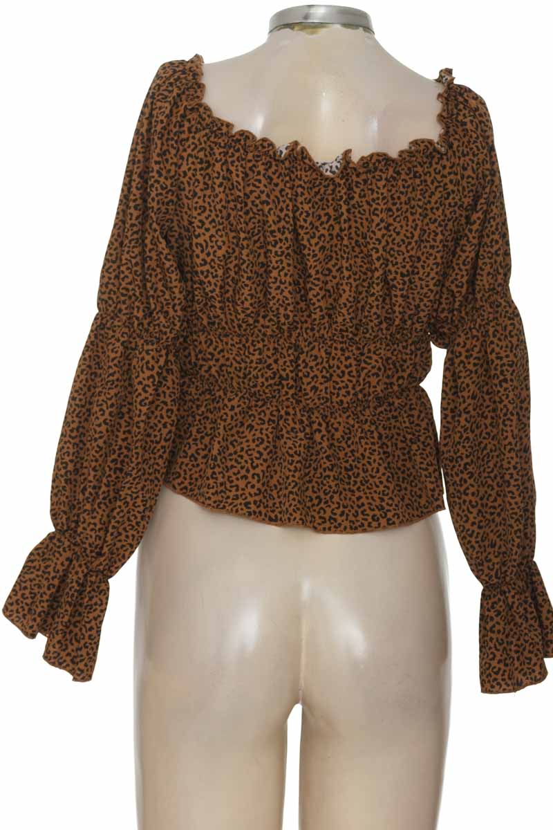 Top / Camiseta color Café - Hermanas