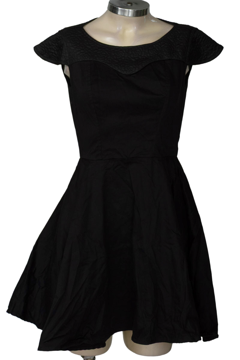 Vestido / Enterizo color Negro - Closeando