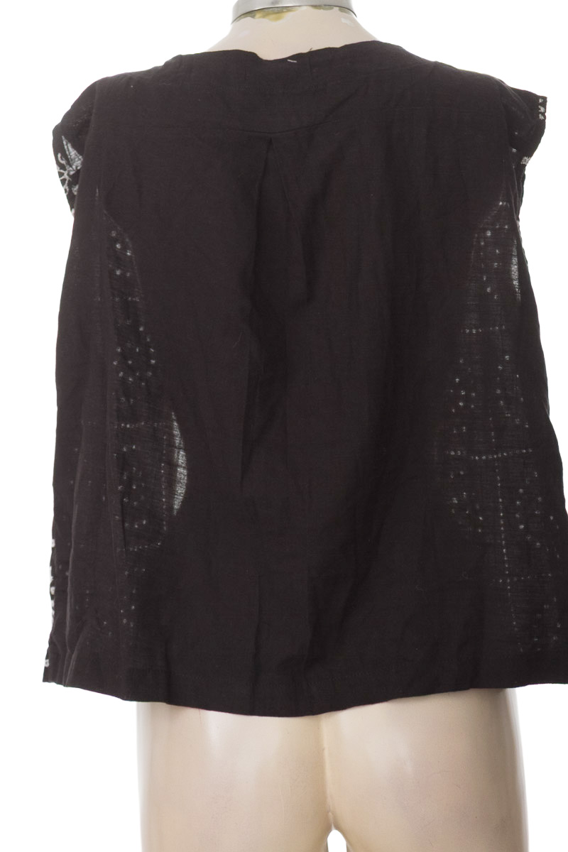Blusa color Negro - Closeando