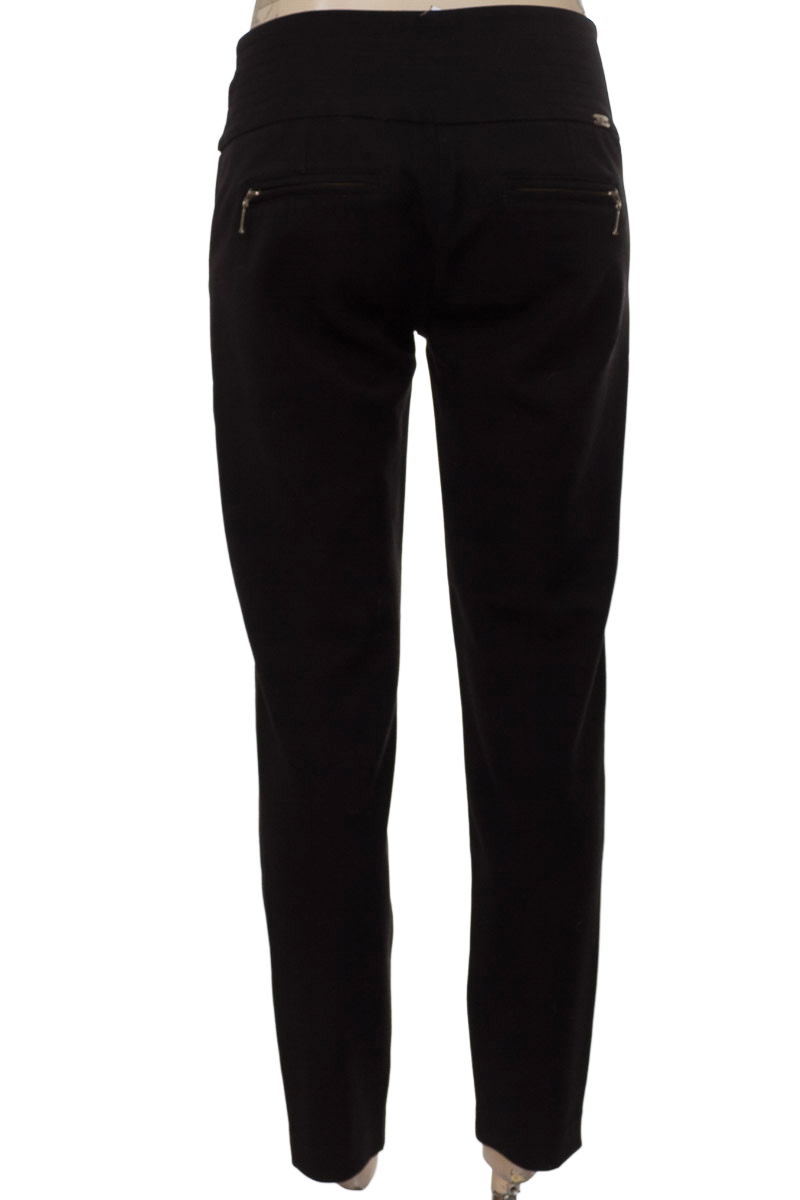 Pantalones color Negro - XUSS