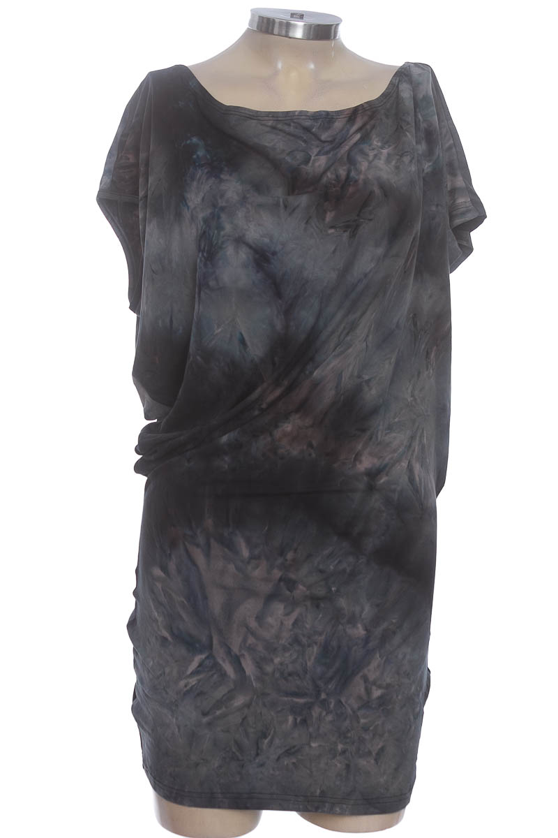 Vestido / Enterizo color Gris - Closeando