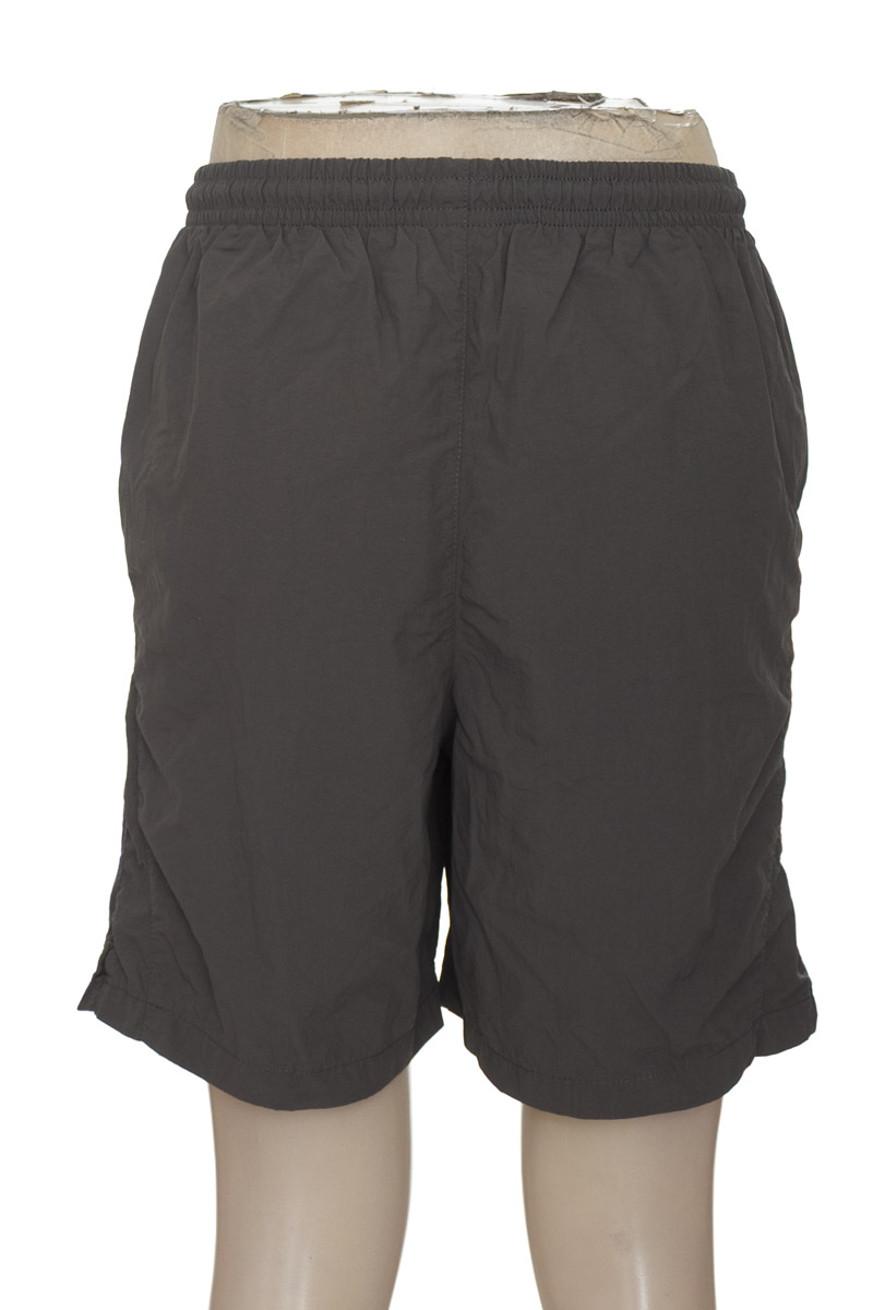 Ropa Deportiva color Gris - Closeando