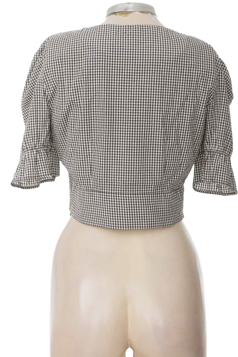 Top / Camiseta color Negro - ELA