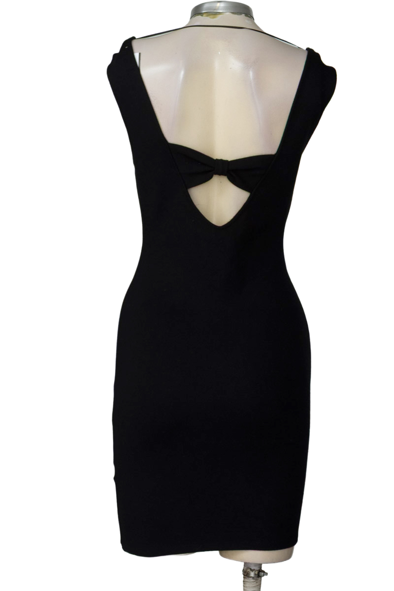 Vestido / Enterizo color Negro - Pull & Bear