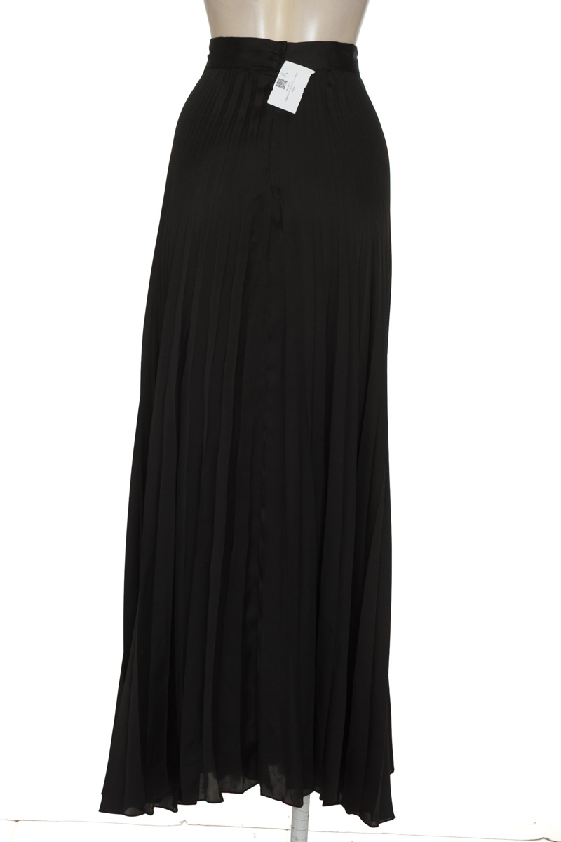 Falda color Negro - Closeando