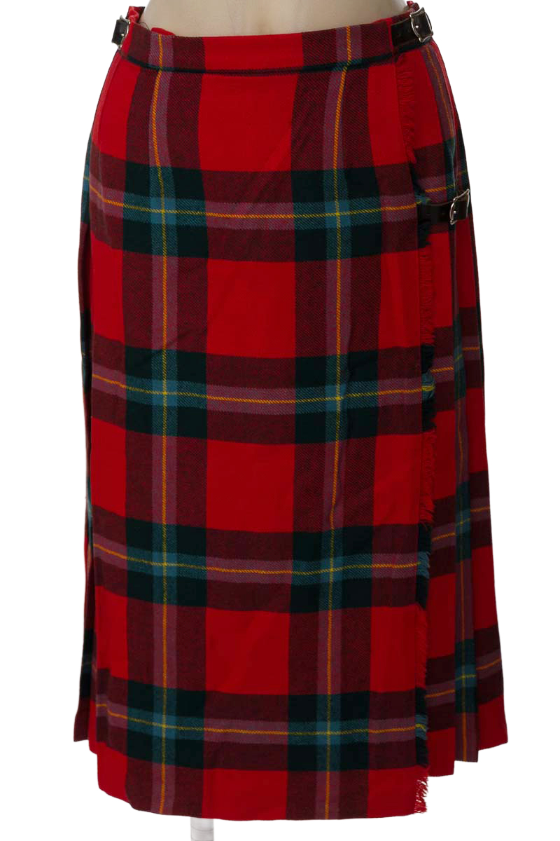 Falda color Rojo - Closeando