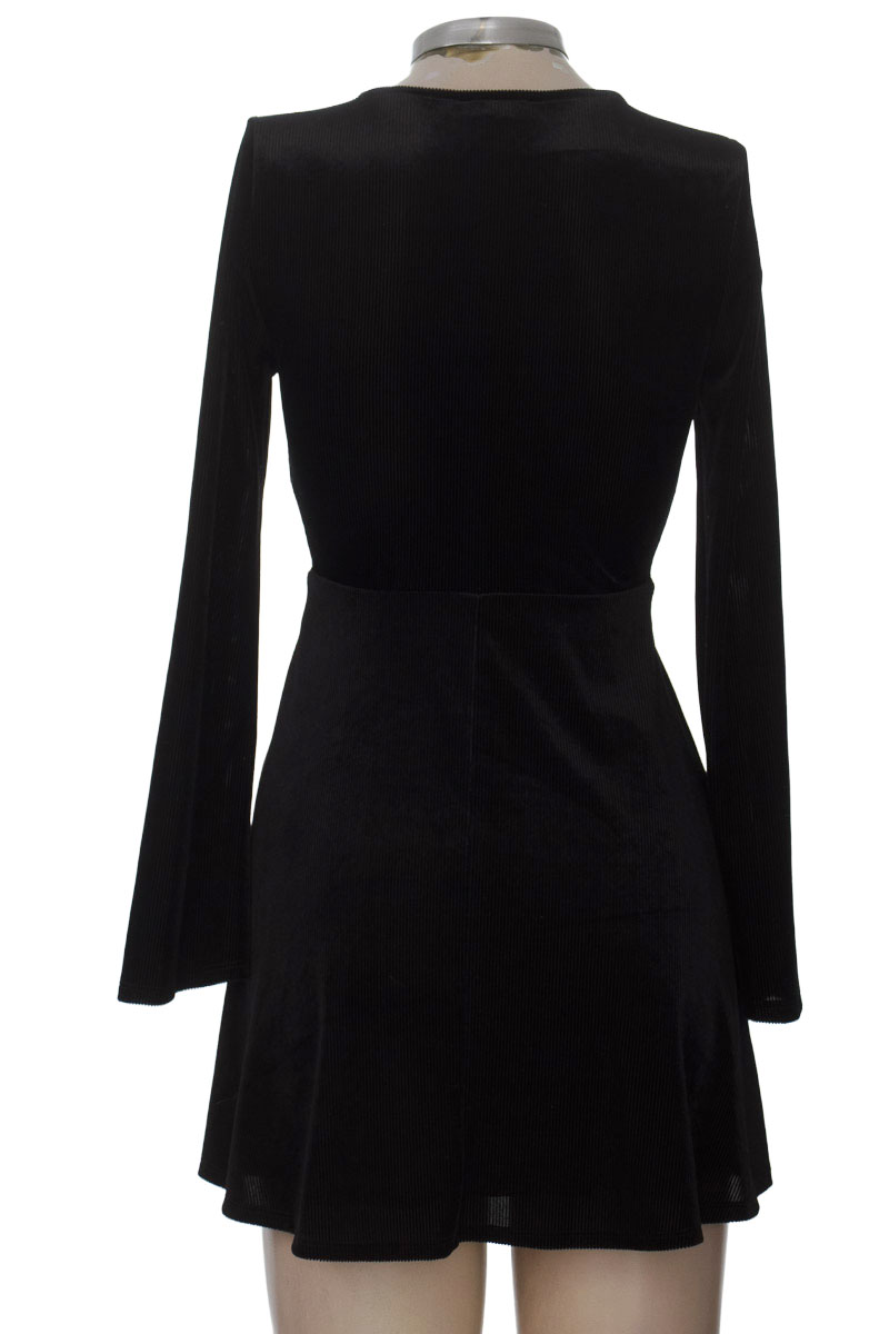 Vestido / Enterizo color Negro - Express
