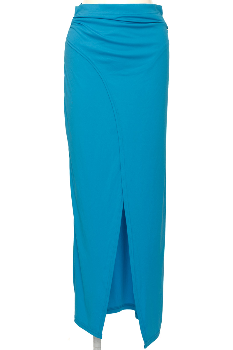 Falda color Azul - Closeando