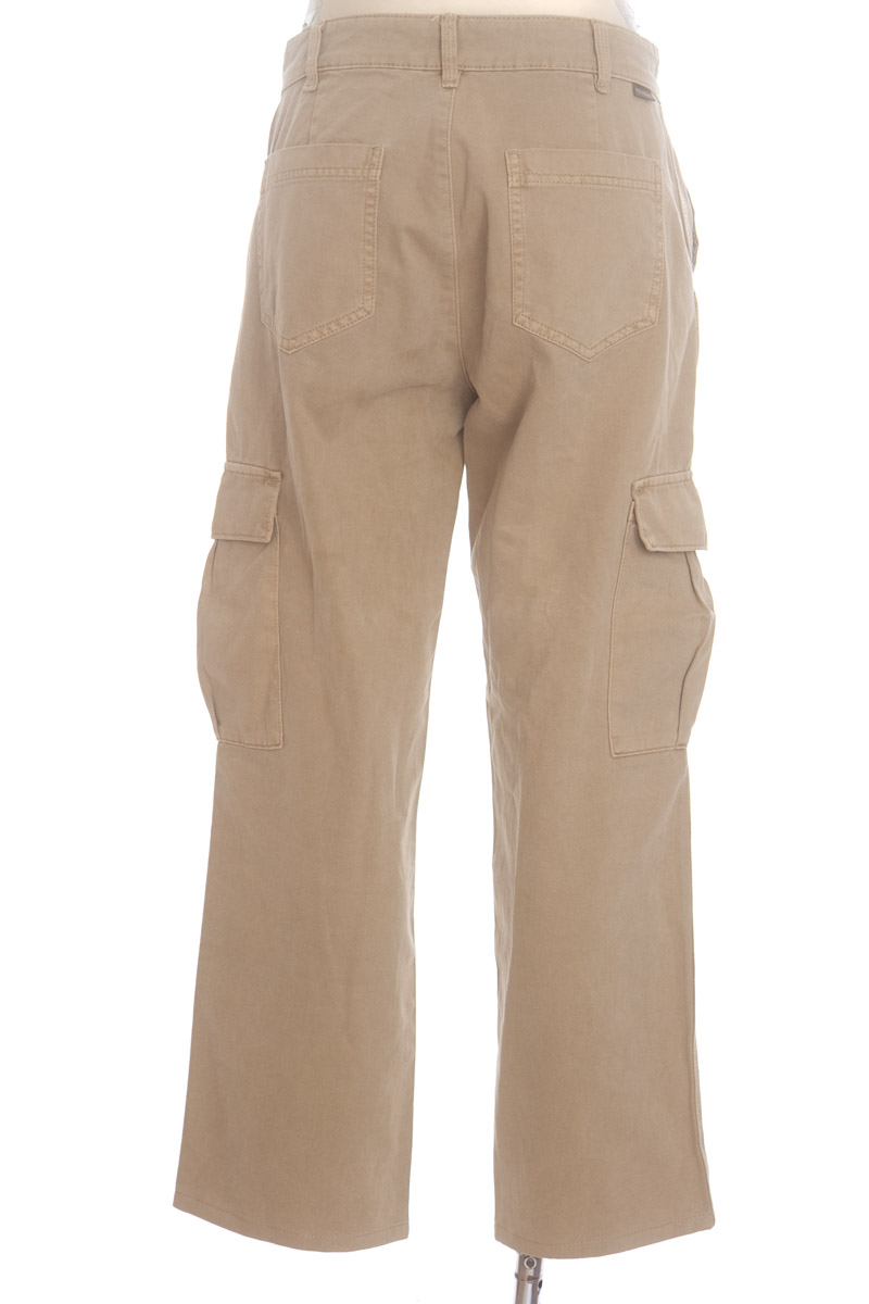 Pantalón color Beige - Pull & Bear