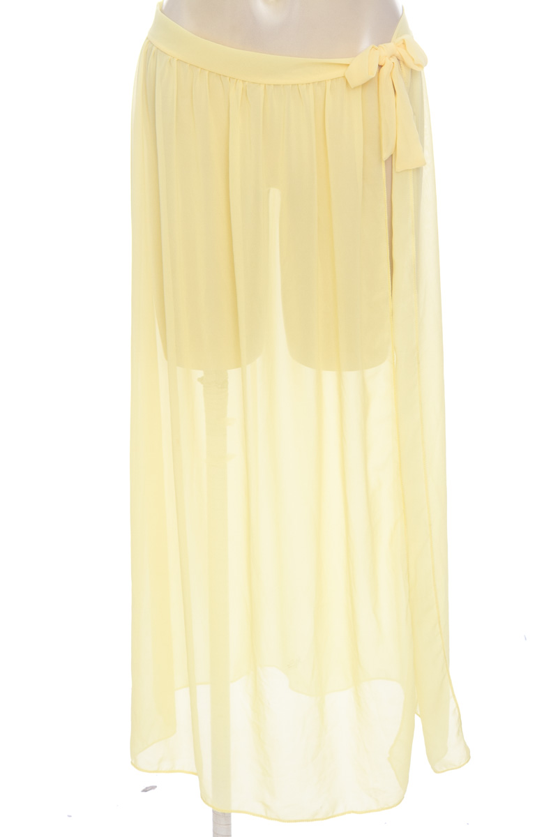 Ropa Deportiva / Salida de Baño color Amarillo - Closeando