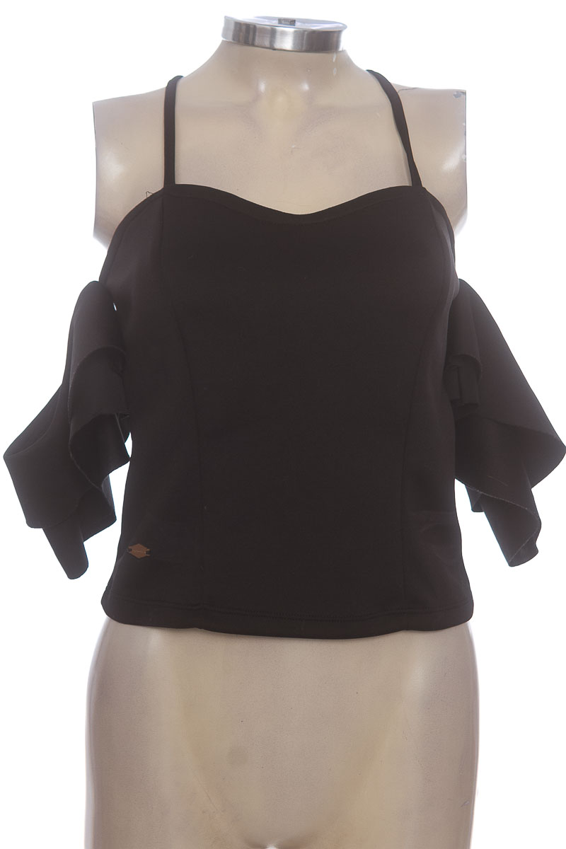 Top / Camiseta color Negro - Closeando