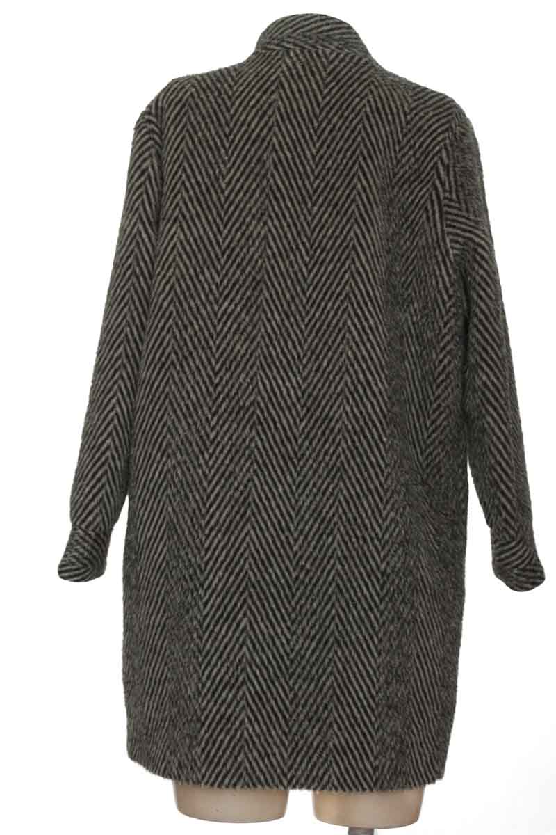 Chaqueta / Abrigo color Gris - Closeando