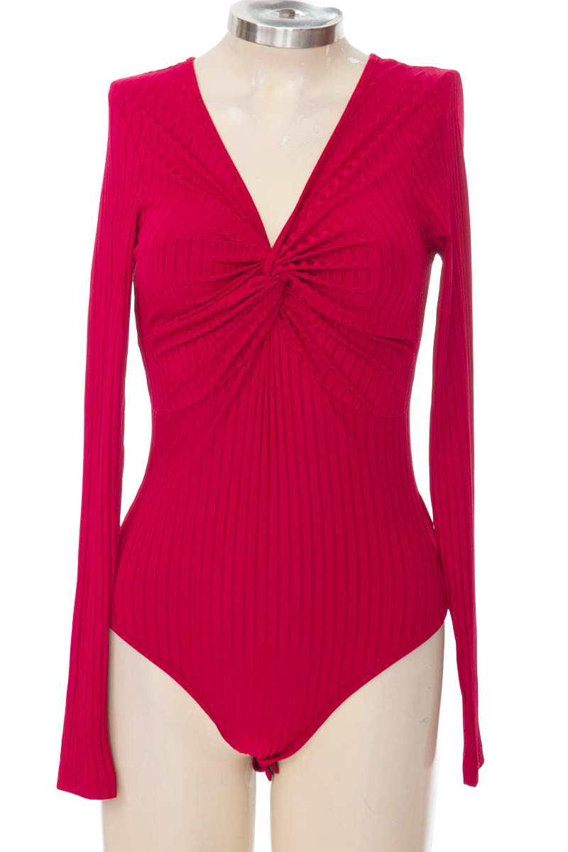 Top / Camiseta color Vinotinto - Closeando