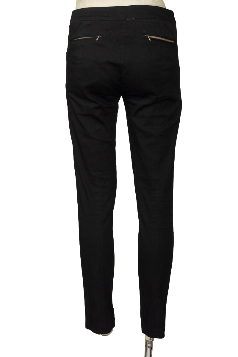 Pantalones color Negro - Armi