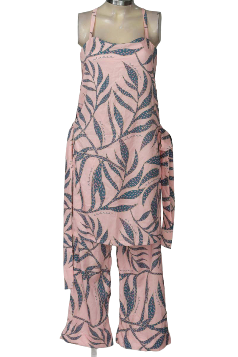 Vestido / Enterizo color Rosado - ARANEA