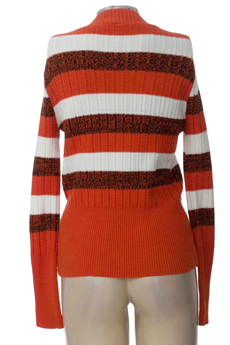 Sweater color Naranja - Closeando