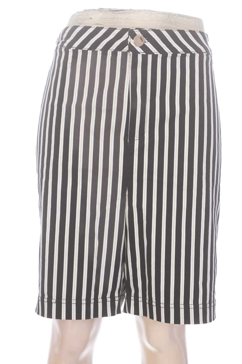 Short color Negro - Closeando