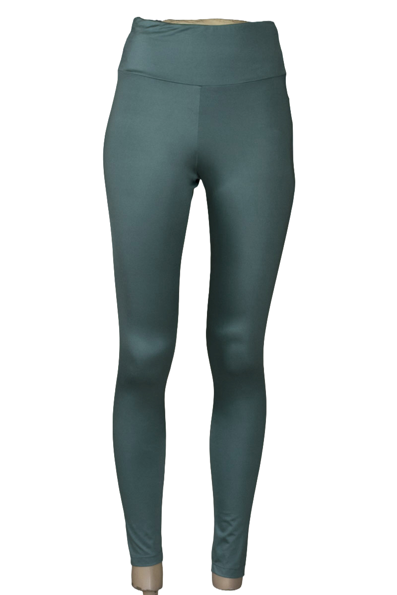 Ropa Deportiva / Salida de Baño color Verde - Closeando