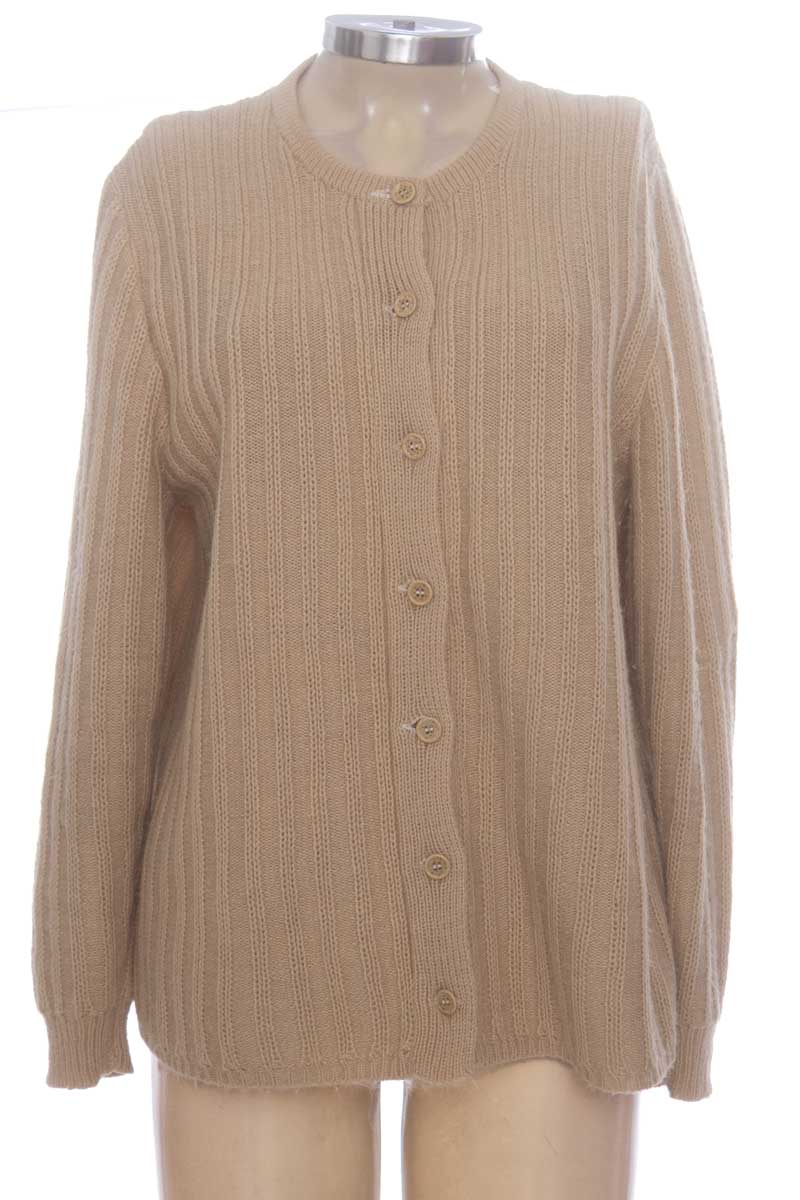 Sweater color Beige - Closeando
