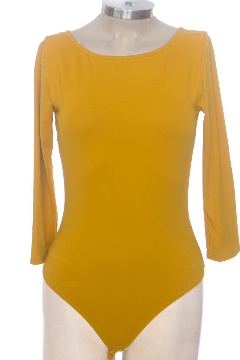 Top / Camiseta color Mostaza - Closeando