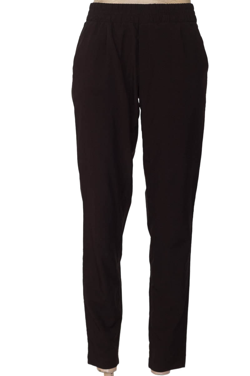 Pantalones color Negro - Arkitect