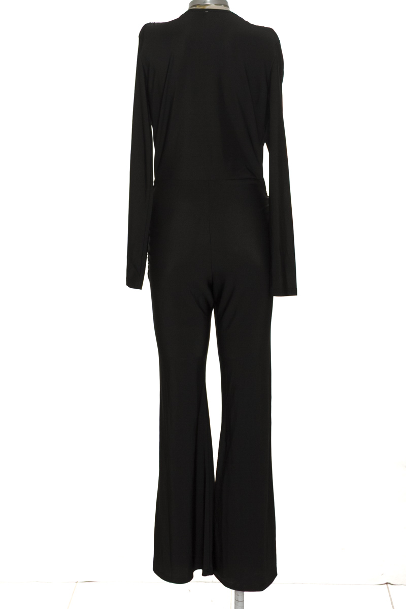 Vestido / Enterizo color Negro - Closeando