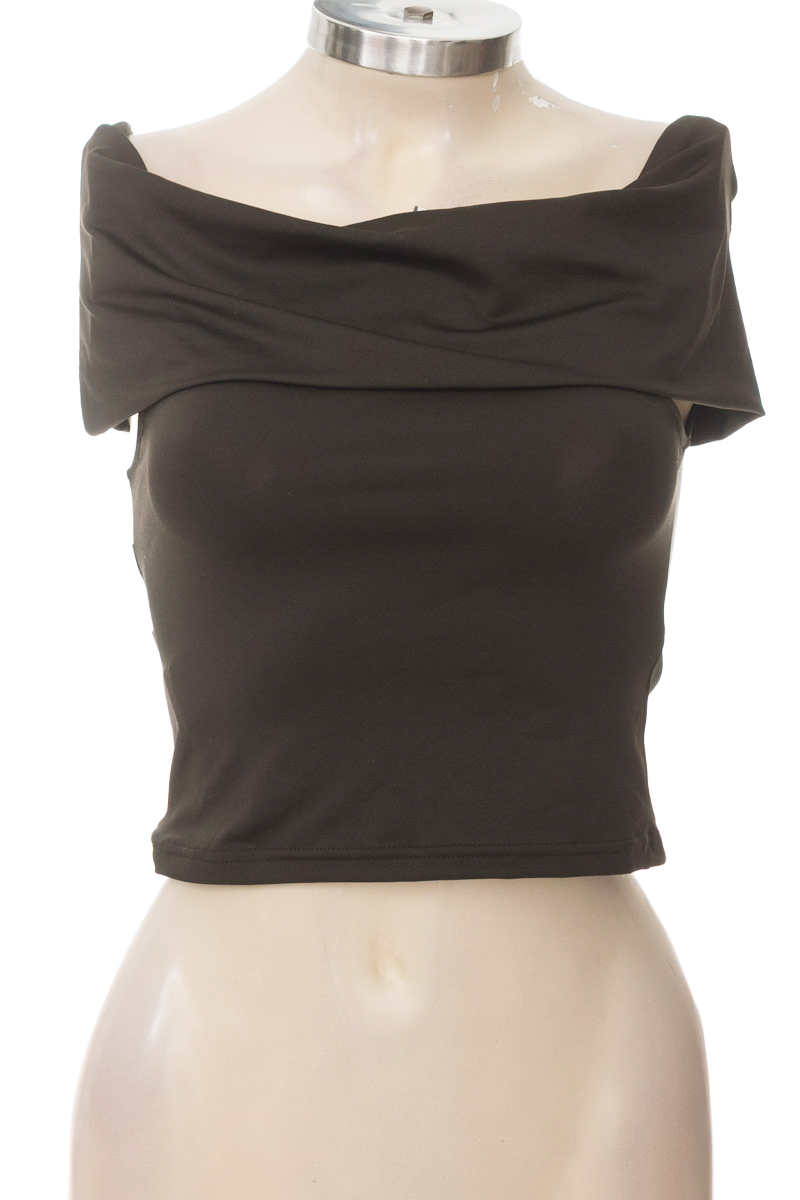 Top / Camiseta color Negro - Dazy