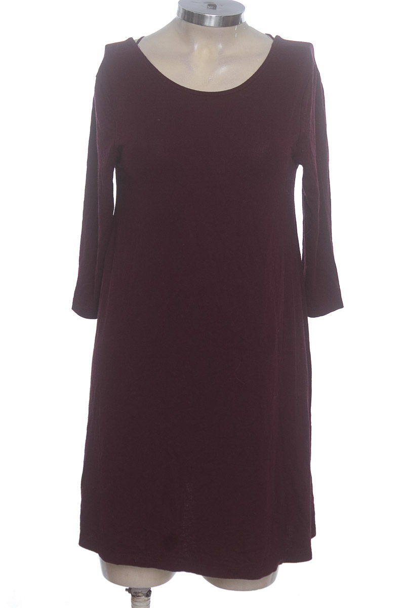 Vestido / Enterizo color Vinotinto - Pull & Bear