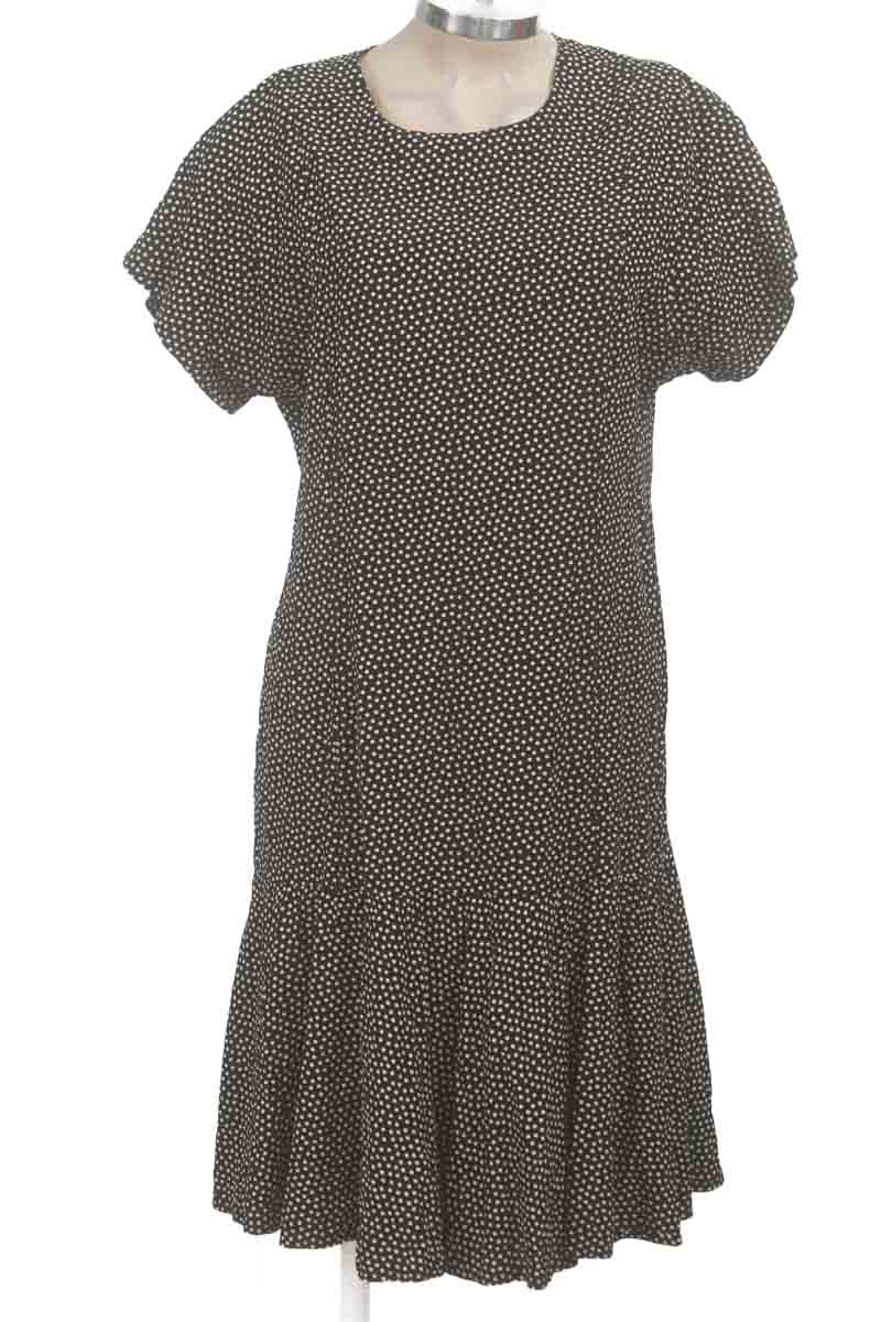 Vestido / Enterizo color Negro - Closeando