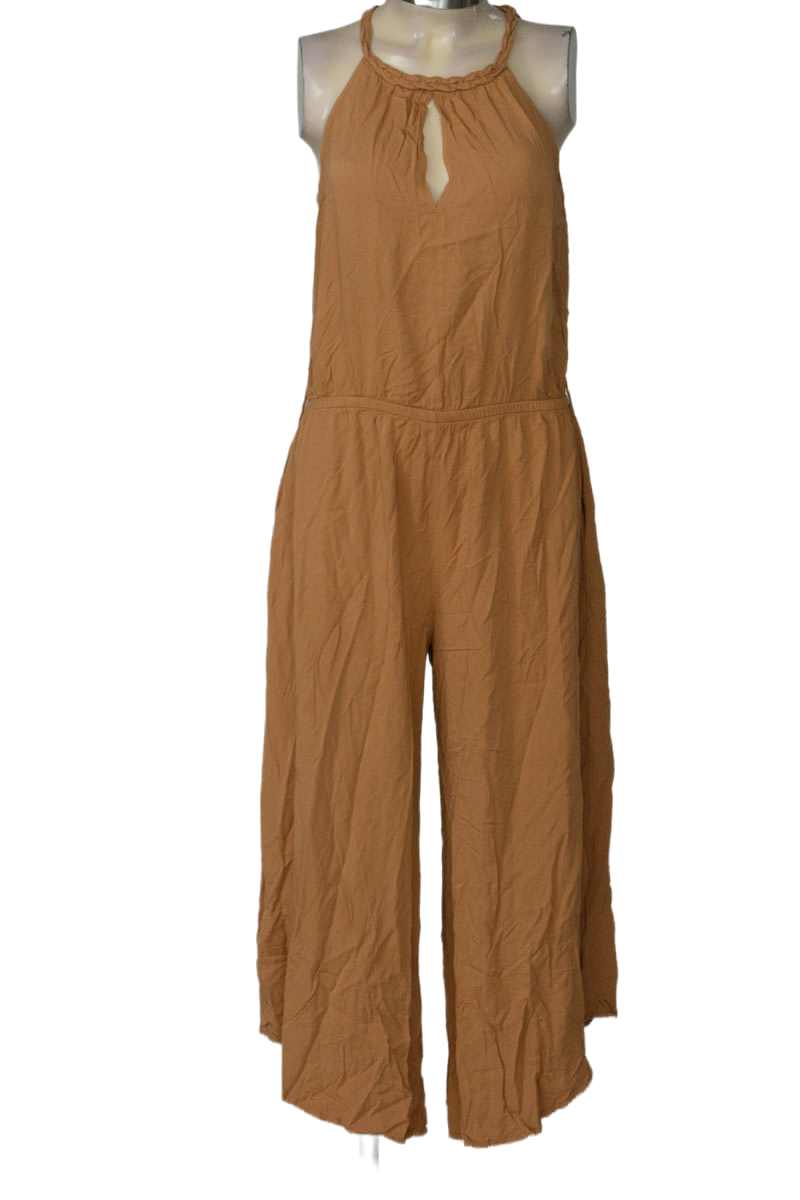 Vestido / Enterizo color Beige - Spirito