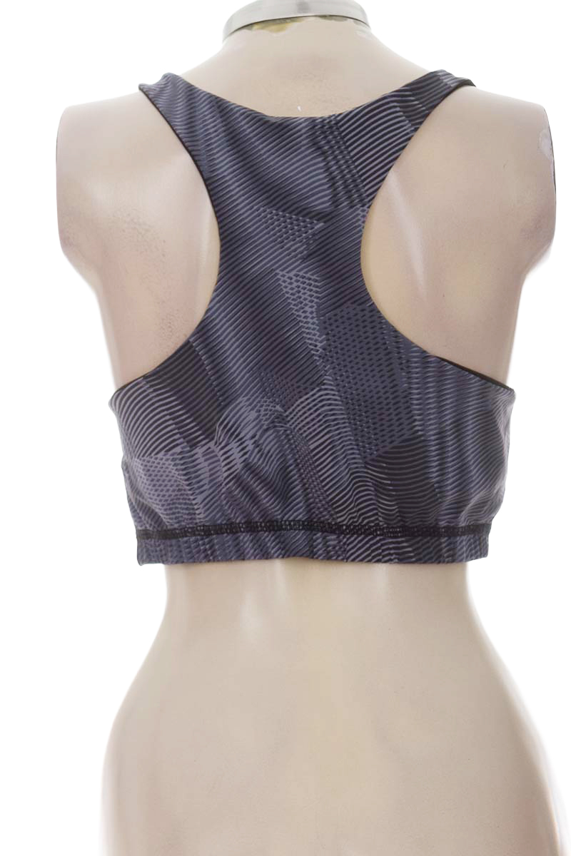 Ropa Deportiva / Salida de Baño color Gris - Closeando