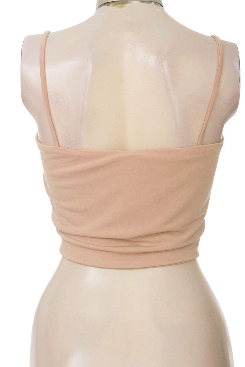 Top / Camiseta color Beige - Closeando