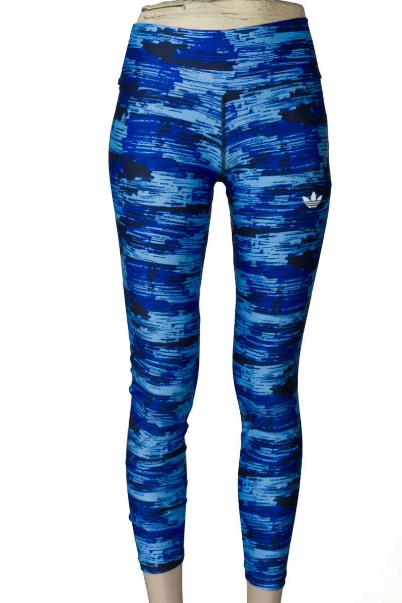Ropa Deportiva / Salida de Baño color Azul - Closeando