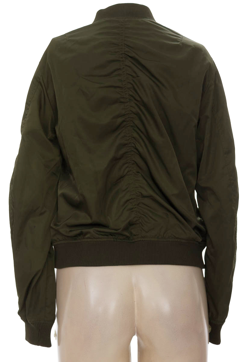 Chaqueta / Abrigo color Verde - Pull & Bear