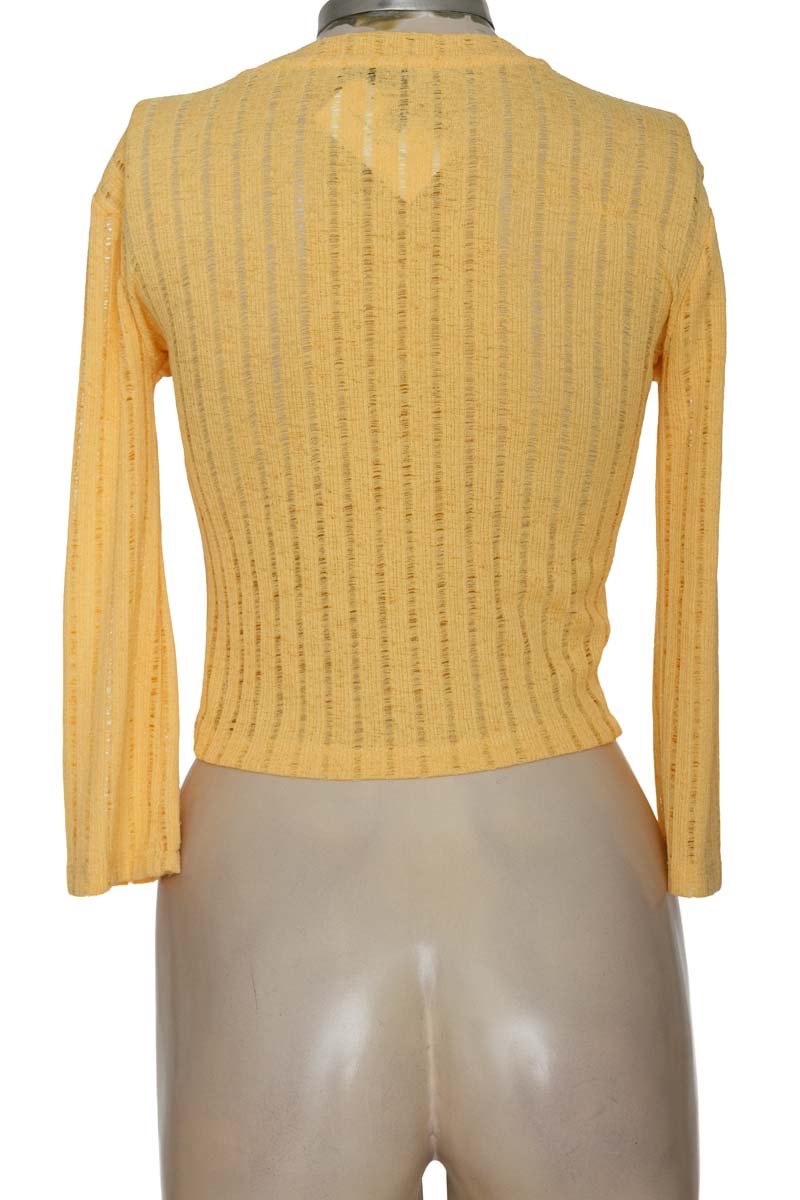 Top / Camiseta color Amarillo - Zara