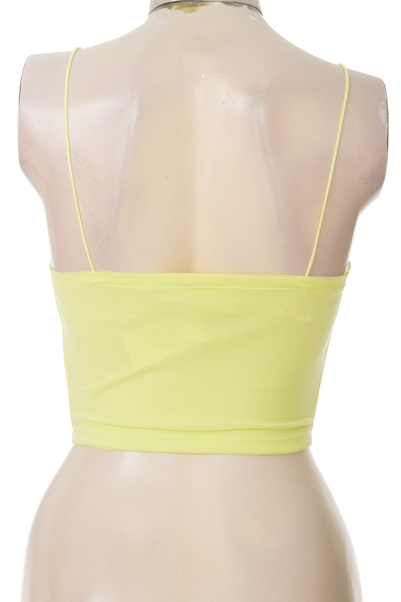 Top / Camiseta color Verde - Bikbok