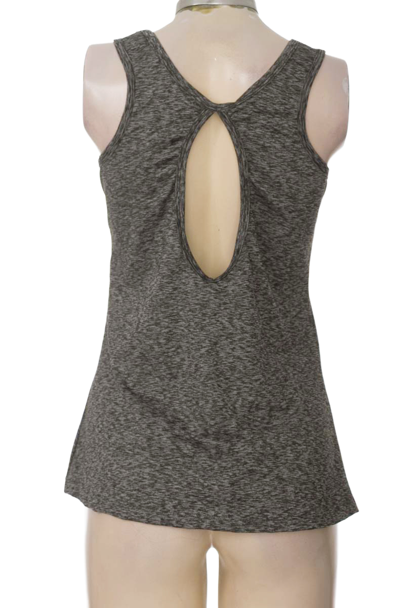 Ropa Deportiva / Salida de Baño color Gris - Closeando