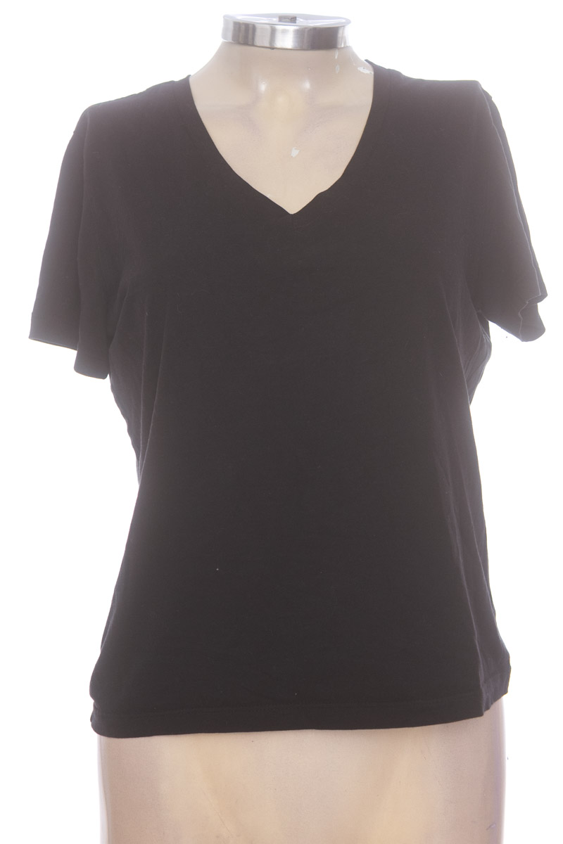 Top / Camiseta color Negro - KOTN