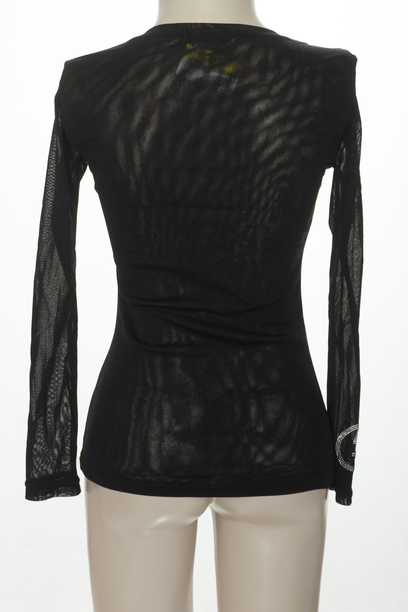 Top / Camiseta color Negro - Closeando
