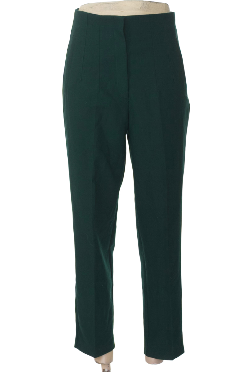 Pantalones color Verde - Zara