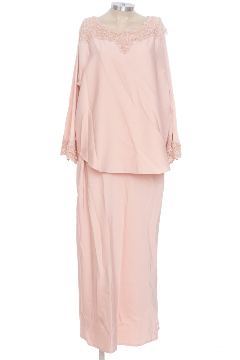 Vestido / Enterizo color Rosado - Closeando