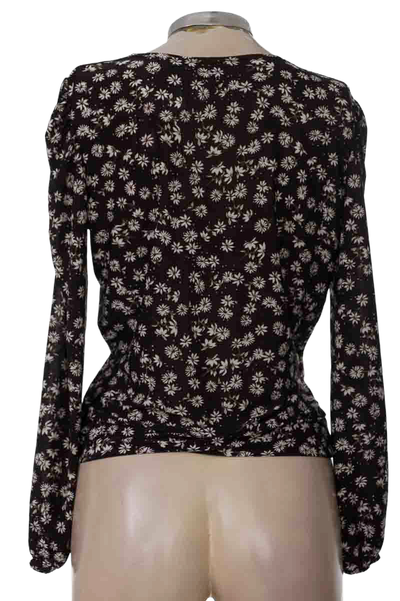 Blusa color Negro - Closeando