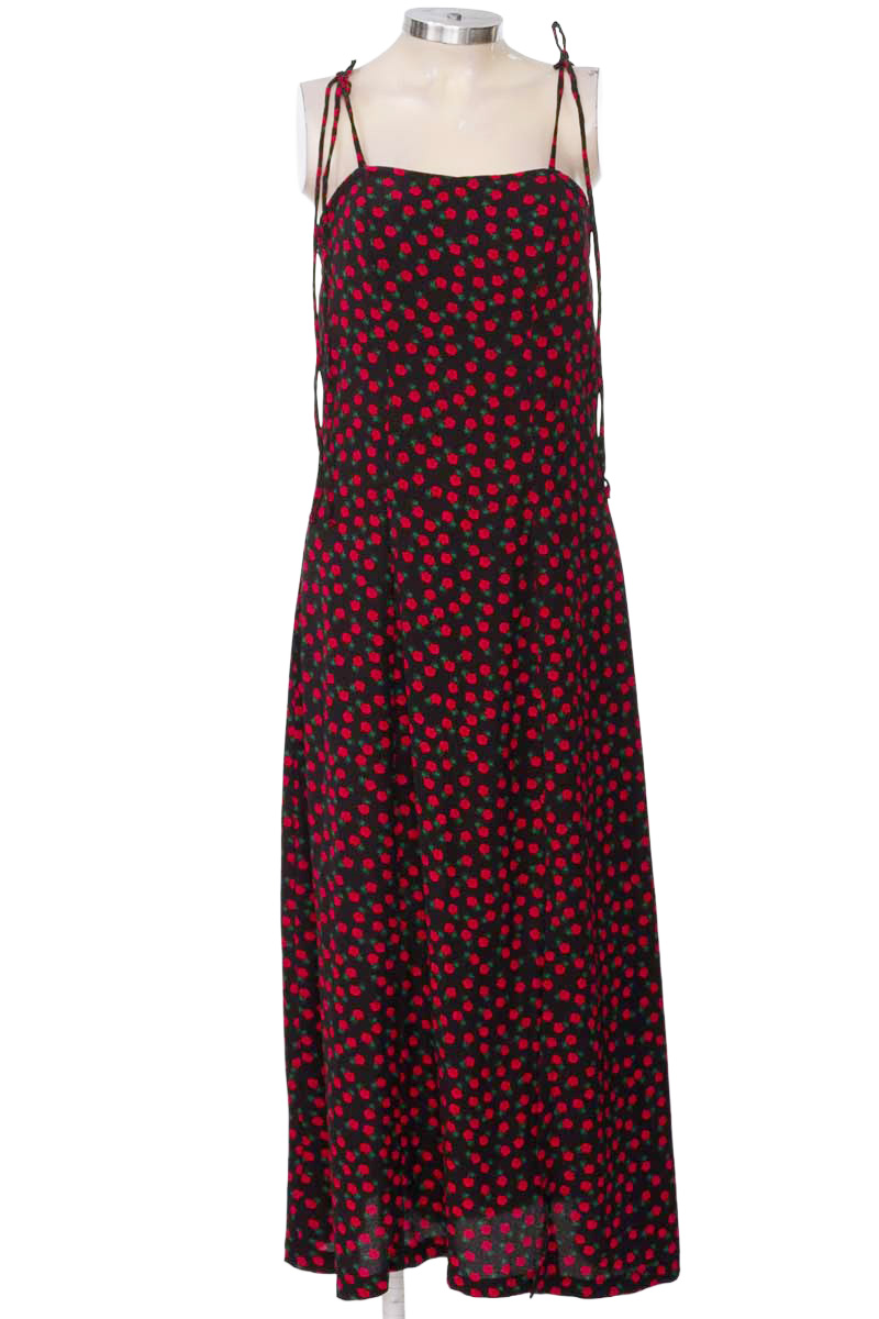 Vestido / Enterizo color Negro - Closeando