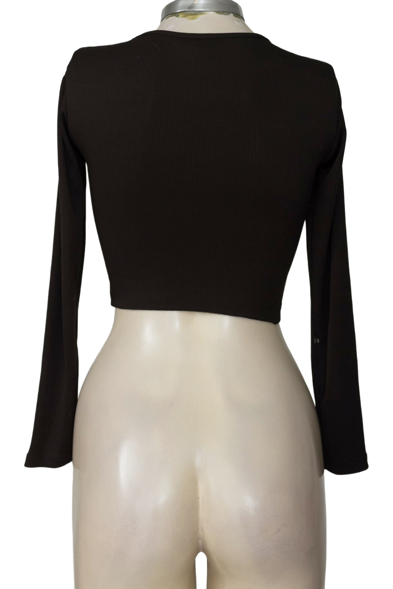 Top / Camiseta color Negro - Closeando